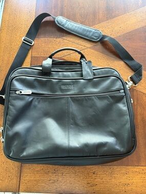 Kenneth Cole Black Leather Laptop Briefcase with Shoulder Strap